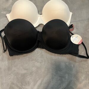 Arizona Jean Company Black and White Bra Set